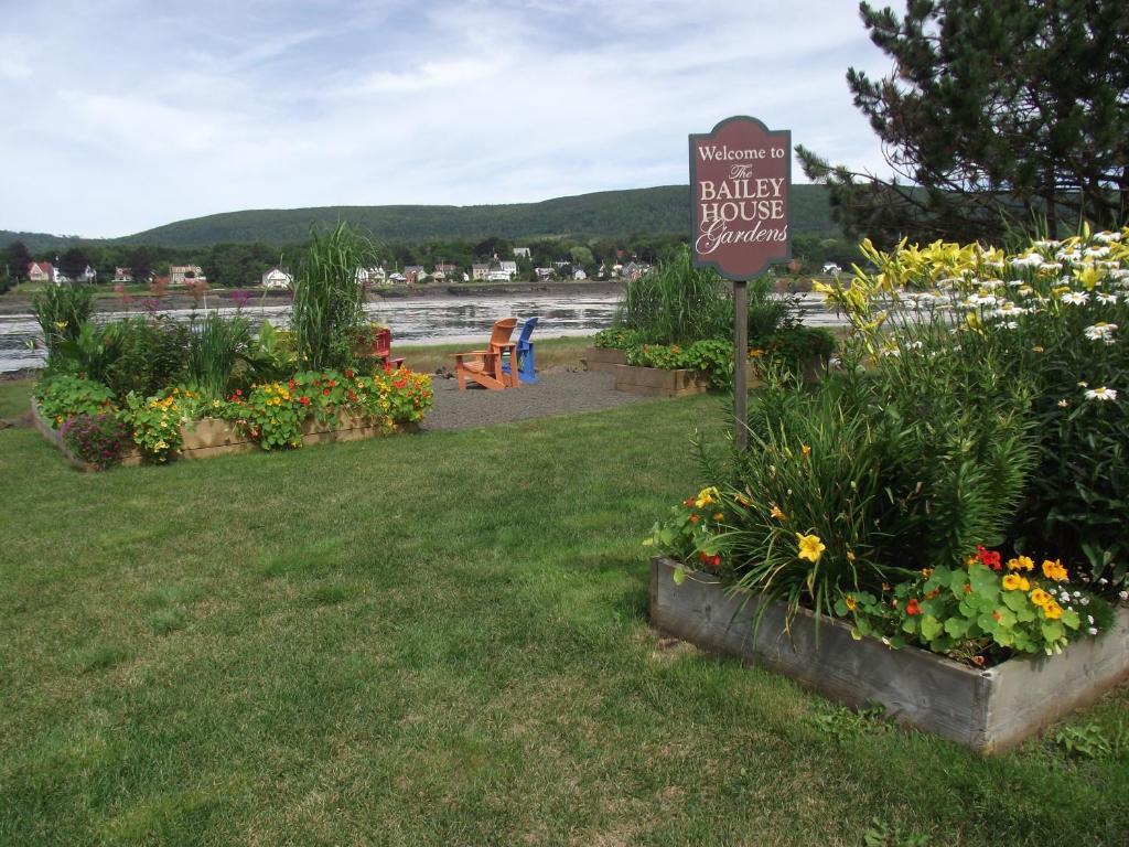 Bailey House Bed & Breakfast 4*